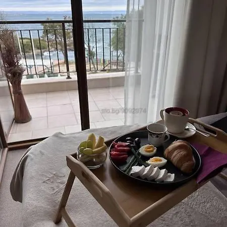 Apartment Vip двустаен апартамент,1а линия Sozopol