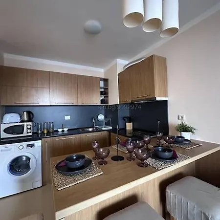 Apartment Vip двустаен апартамент,1а линия