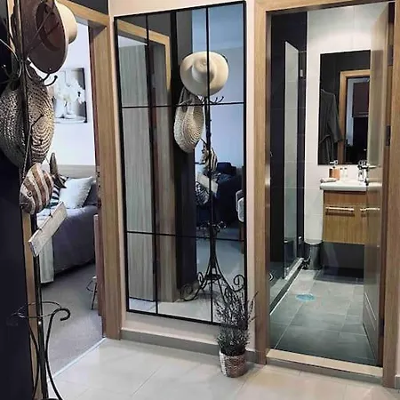 Vip двустаен апартамент,1а линия *